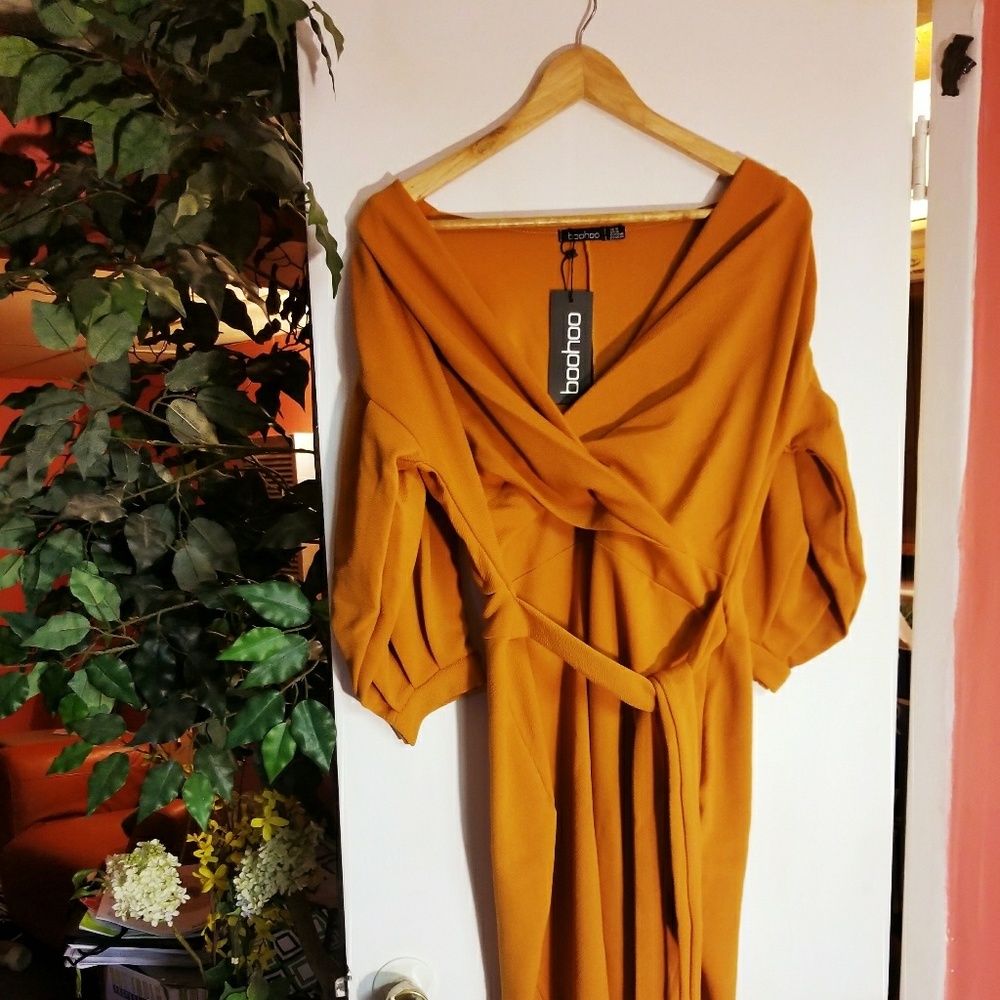 BOOHOO Plus Taylor Wrap Midi Dress (Never Worn)